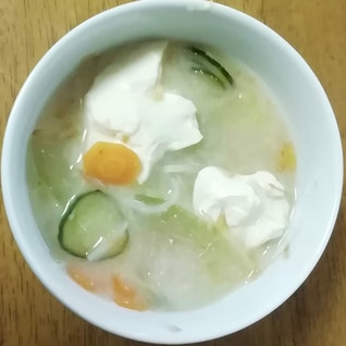 豆腐と冬瓜の味噌汁